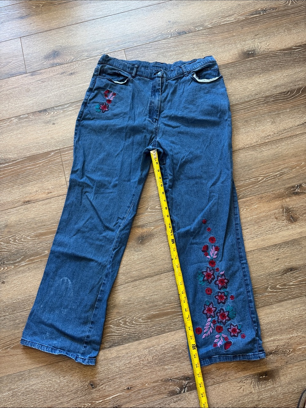The Pyramid Collection Blue Wide-Leg Jeans with Red Floral Embroidery Size: 16 - Picture 9 of 11